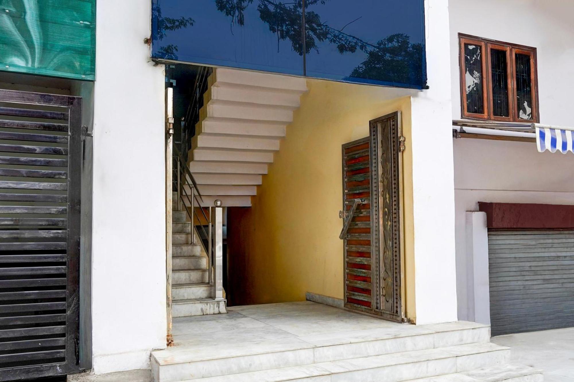 Super Collection O Govind Vihar Matiyari Formerly Saffron Chinhat Extérieur photo